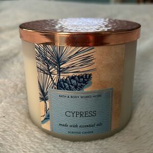 Bath & Body Works candle